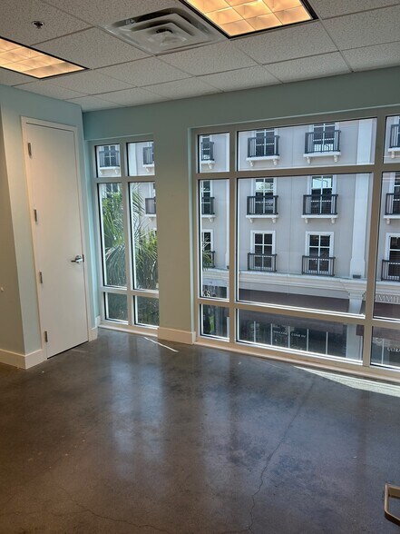 More Photos Of 1517 State St, Sarasota Office For Lease