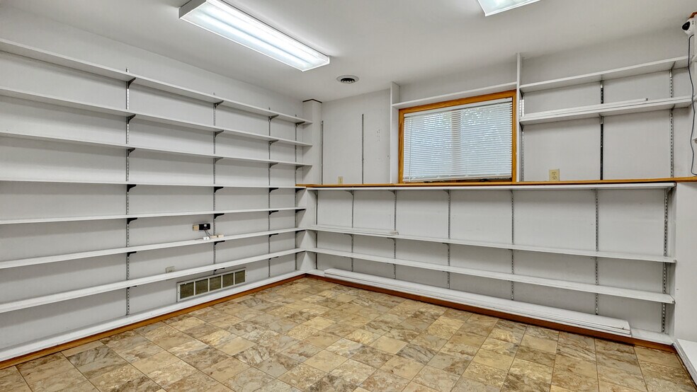 More Photos Of 1200 S Mitchell St, Cadillac Office For Sale