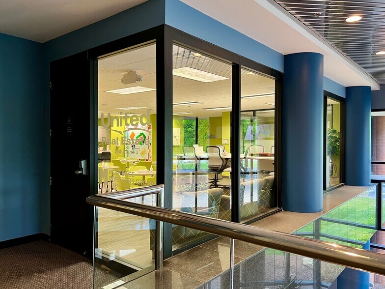 More Photos Of 308 N Peters Rd, Knoxville Office For Lease