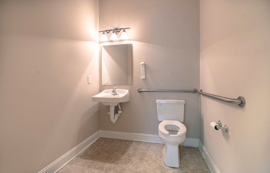 More Photos Of 2774 Electric Rd, Roanoke Medical For Sale