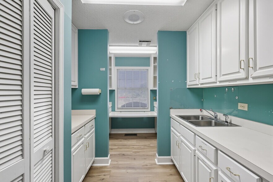 More Photos Of 224 Shallowford Rd NW, Gainesville Medical For Lease