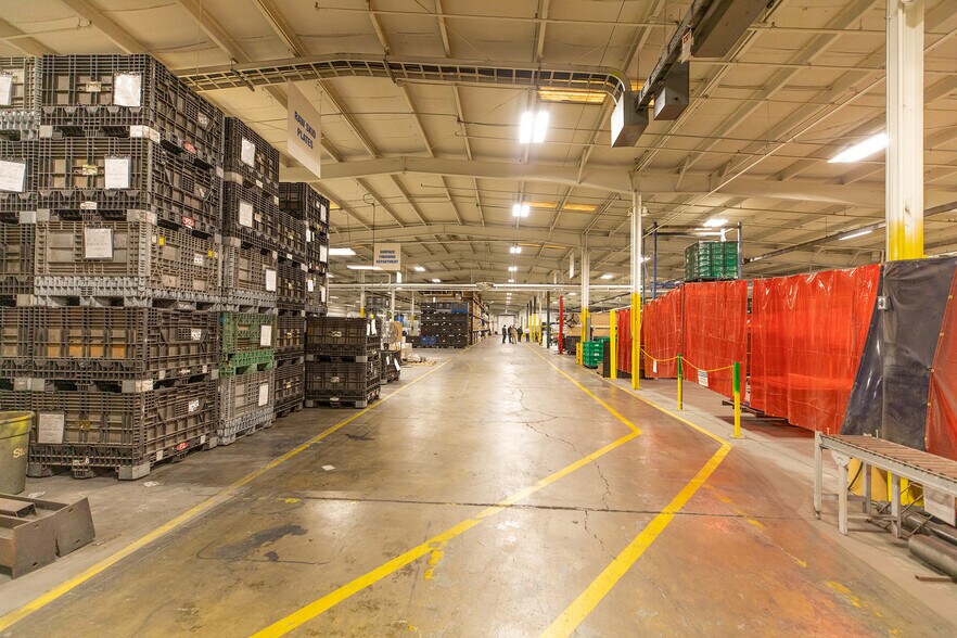 More Photos Of 2200 Empire Ave, Benton Harbor Warehouse For Lease