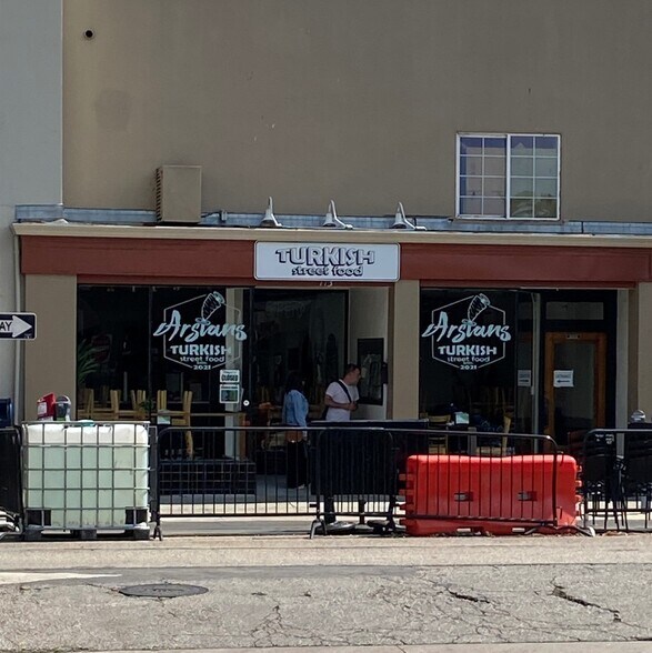 More Photos Of 125 Walnut Ave, Santa Cruz Storefront Retail Office For Sale
