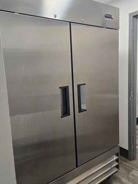 More Photos Of 2705 W Highway 30, Gonzales Freestanding For Lease