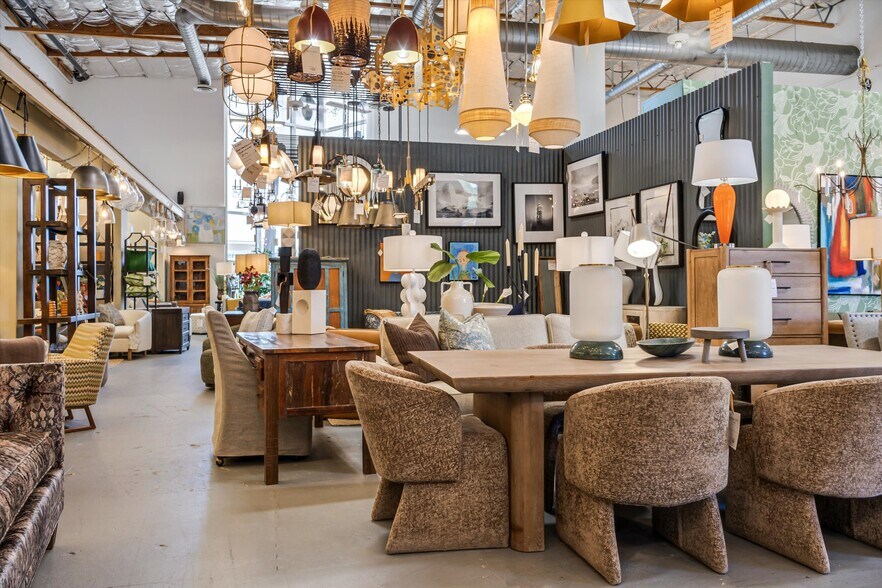 More Photos Of 1125 W Steele Ln, Santa Rosa Freestanding For Sale