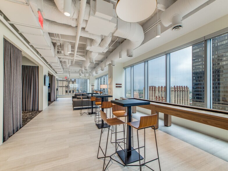More Photos Of 1000 Main St, Houston Coworking Space