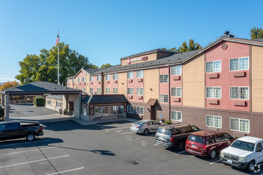 More Photos Of 1614 N 1st St, Yakima Hotel For Sale