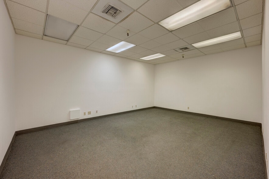 More Photos Of 575-585 Reactor Way, Reno Distribution For Lease