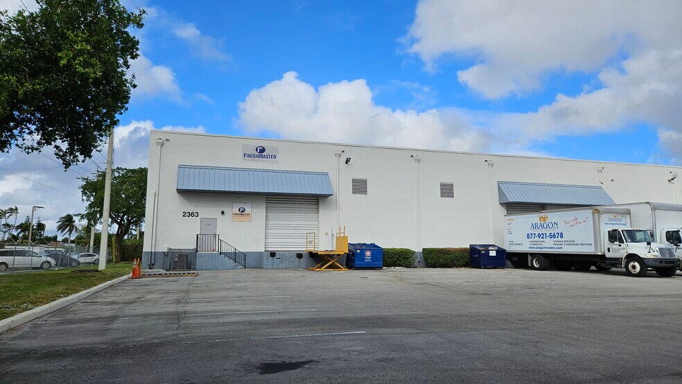 More Photos Of 2349-2363 Stirling Rd, Fort Lauderdale Warehouse For Lease