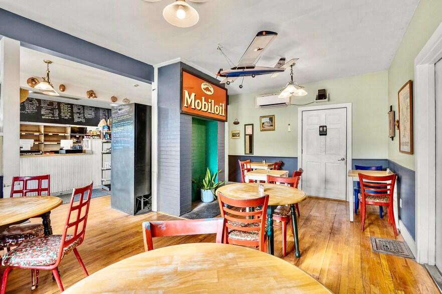 More Photos Of 3630 Main St, Stone Ridge Restaurant For Sale