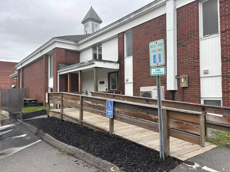 More Photos Of 41 Wendell Ave, Pittsfield Specialty For Sale