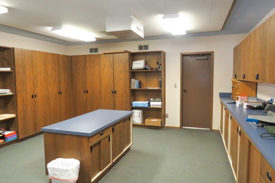 More Photos Of 1245 S Fabrique Dr, Wichita Flex For Sale