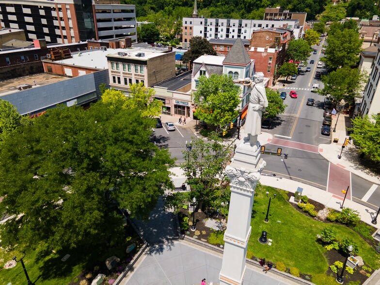 More Photos Of 50 Centre Sq, Easton Storefront Retail Residential For Sale
