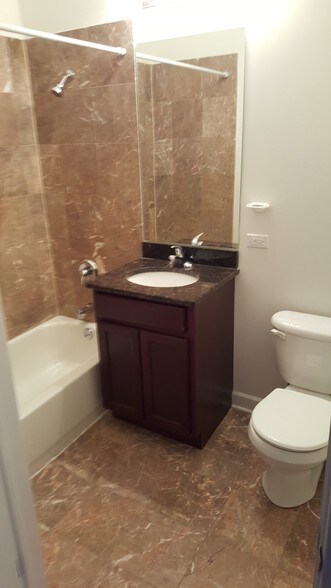 More Photos Of 720 W 47th St, Chicago Apartments For Lease