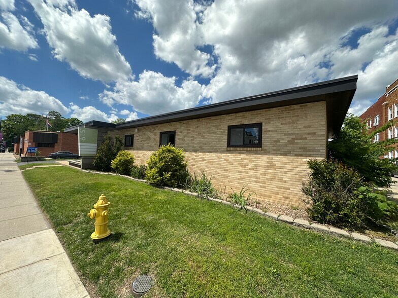 More Photos Of 519 E Walnut St, Springfield Office Residential For Sale