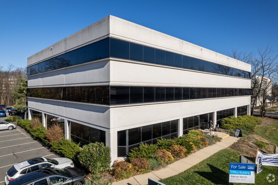 More Photos Of 140 Littleton Rd, Parsippany Office For Lease