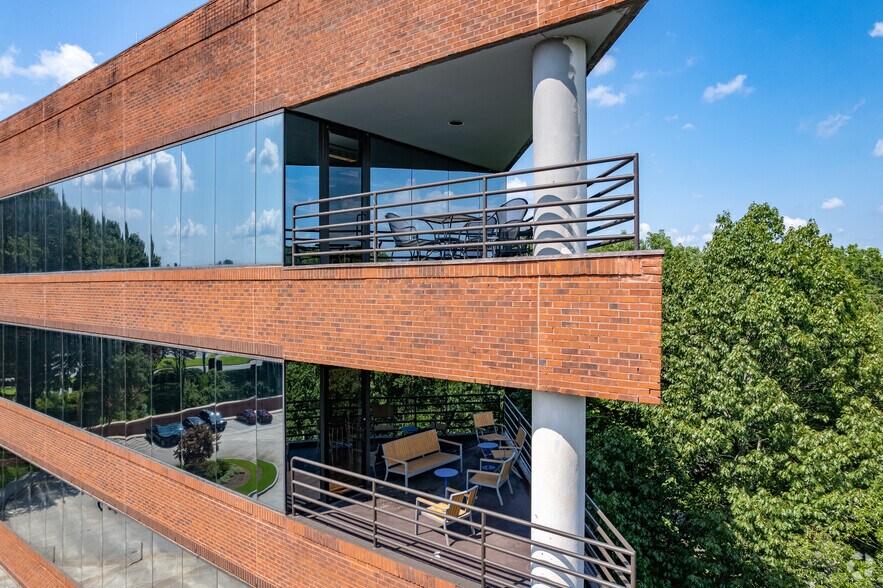 More Photos Of 3091 Governors Lake Dr, Peachtree Corners Office For Lease