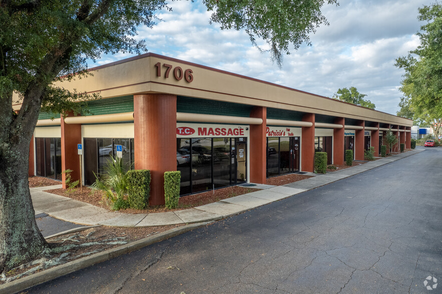 Primary Photo Of 1706 E Semoran Blvd, Apopka Medical For Lease