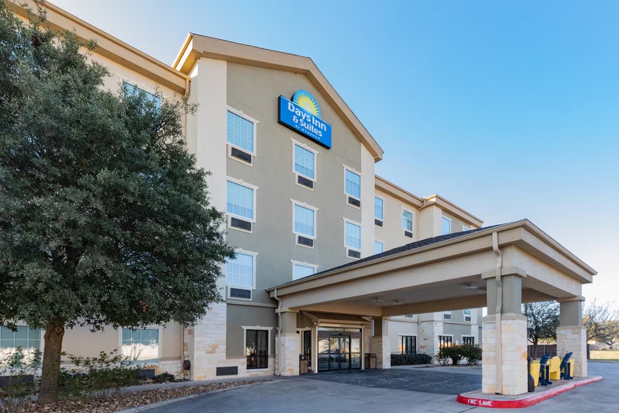 More Photos Of 4038 Frontage Road I-10 E, San Antonio Hotel For Sale