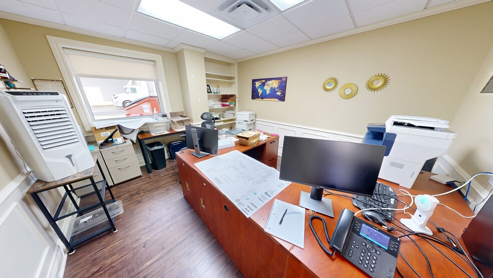 More Photos Of 1213 Esi Dr, Springdale Warehouse For Lease