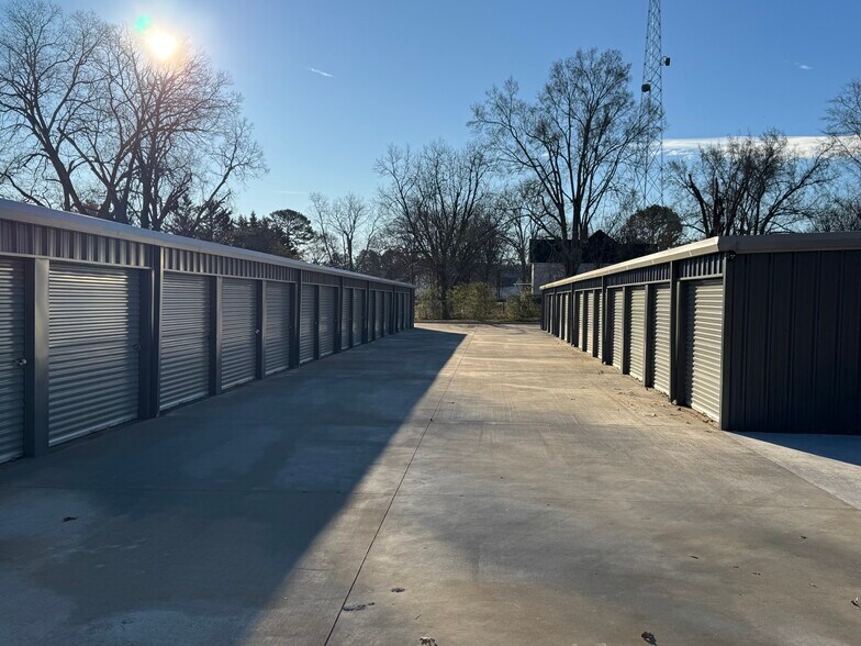 More Photos Of 8665 Maysville Rd, Maysville Self Storage For Sale