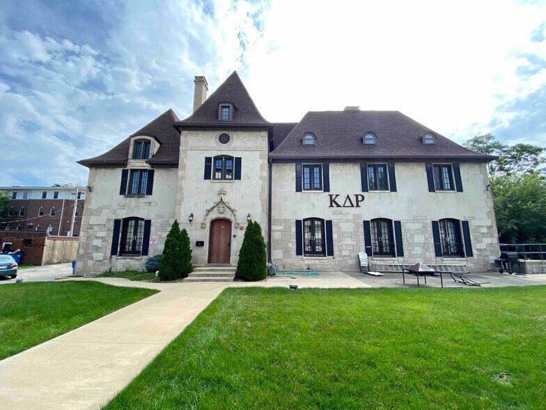 Primary Photo Of 1110 S 2nd St, Champaign Sorority Fraternity House For Sale