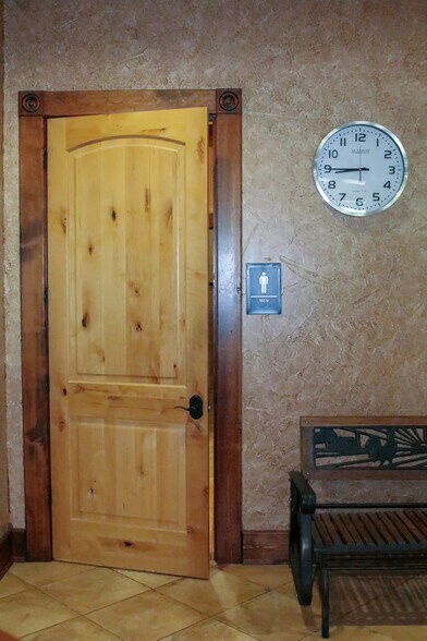 More Photos Of 404 Wynn Dr, Jacksonville Loft Creative Space For Sale