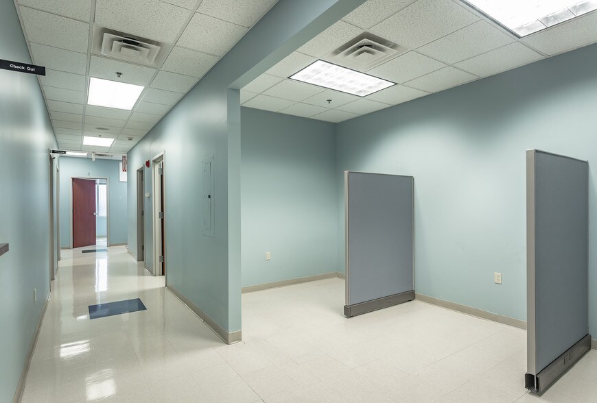 More Photos Of 2253 Chambliss Ave, Cleveland Medical For Lease