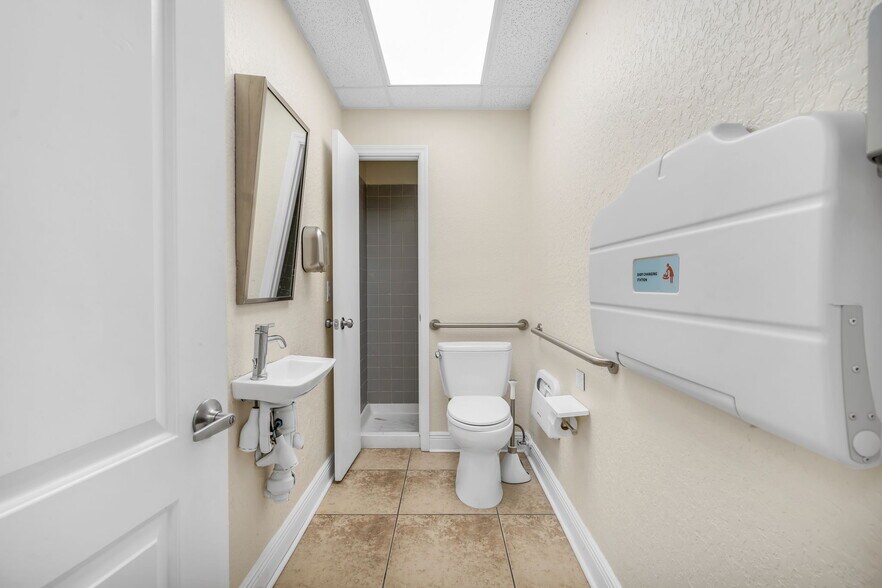 More Photos Of 4109 Armenia Ave, Tampa Medical For Sale