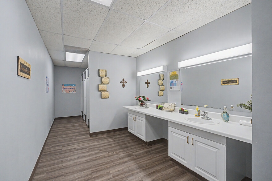 More Photos Of 2111 Skyline Dr, Mesquite Religious Facility For Sale
