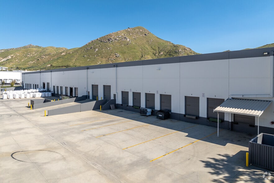 More Photos Of 1280 Northgate St, Riverside Warehouse For Lease