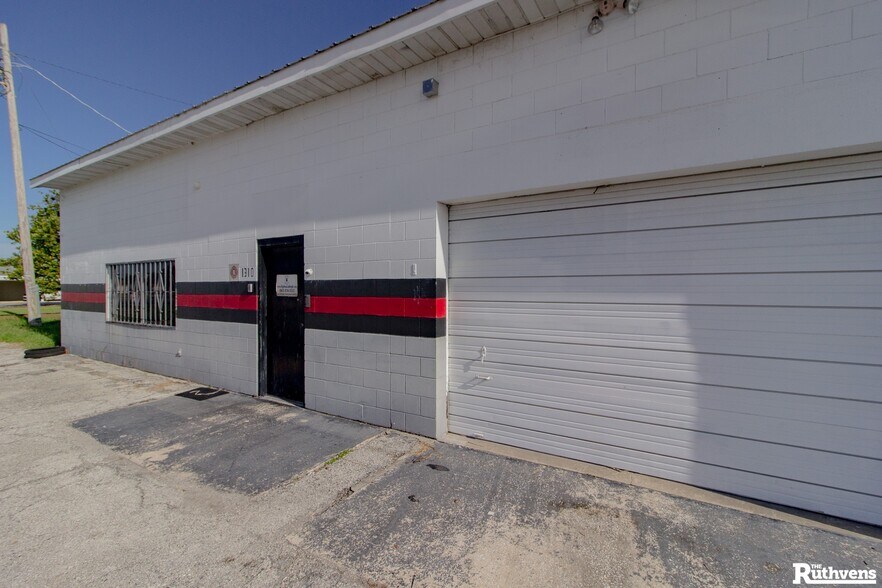 More Photos Of 1310 E Canal St, Mulberry Auto Repair For Sale