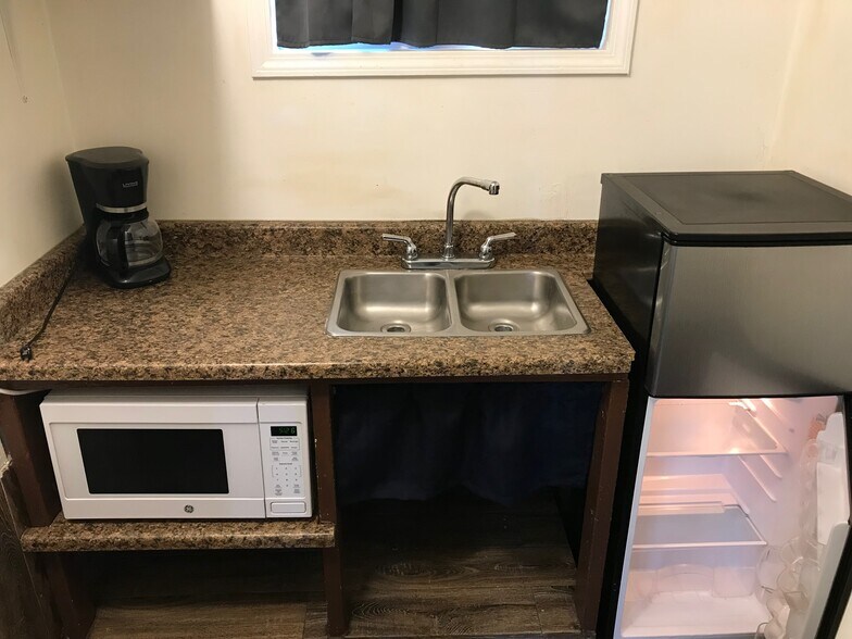 More Photos Of 821 Golden State Ave, Bakersfield Hotel For Sale