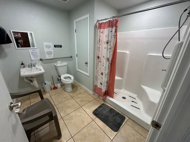 More Photos Of 2116 Highway 77 S, Davis Trailer Camper Park For Sale