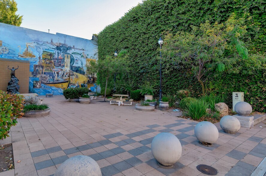 More Photos Of 415 Railroad Ave, Pittsburg Office For Sale