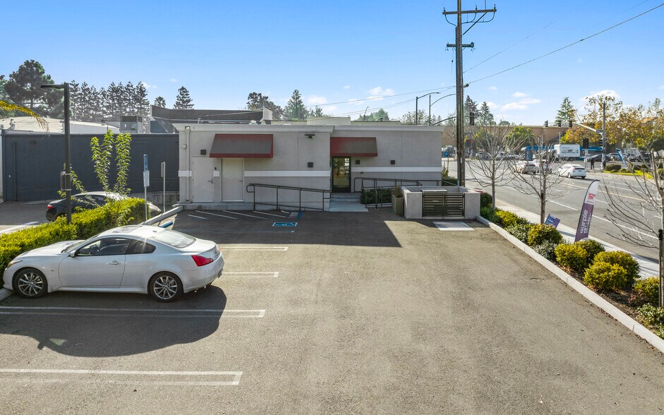 More Photos Of 2490-2496 W El Camino Real, Mountain View Freestanding For Sale