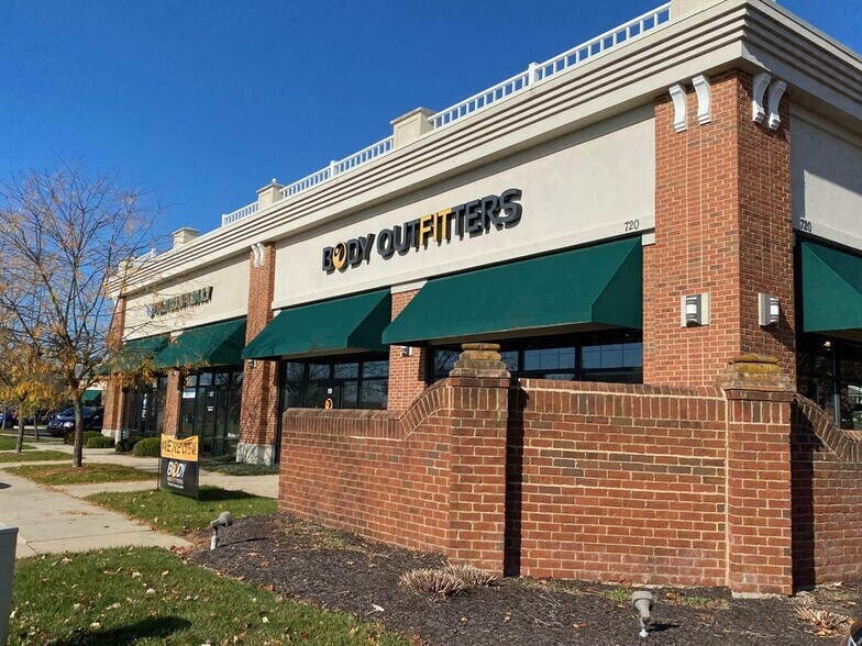 More Photos Of 718 Adams St, Carmel Office For Lease