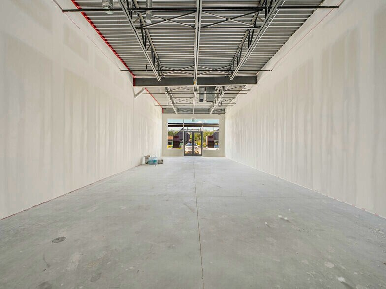More Photos Of 5345 Edgemont Blvd NW, Edmonton General Retail For Lease