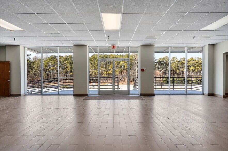 More Photos Of 1900 Buford Hwy, Duluth Warehouse For Lease