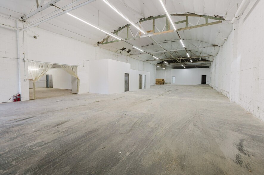 More Photos Of 965-973 E 31st St, Los Angeles Warehouse For Sale
