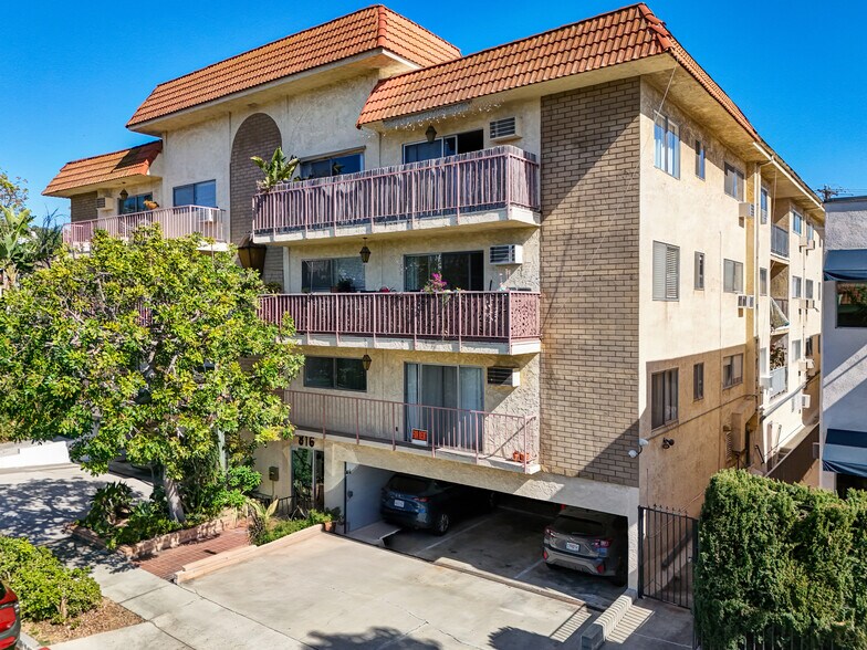 More Photos Of 816 Westmount Dr, Los Angeles Apartments For Sale