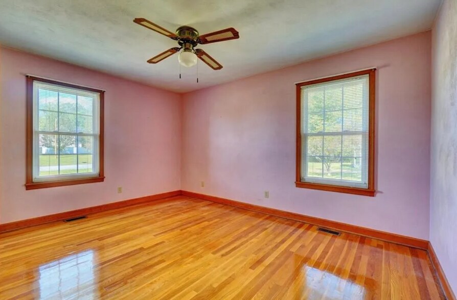 More Photos Of 4530 Shoulders Hill Rd, Suffolk Medical For Sale