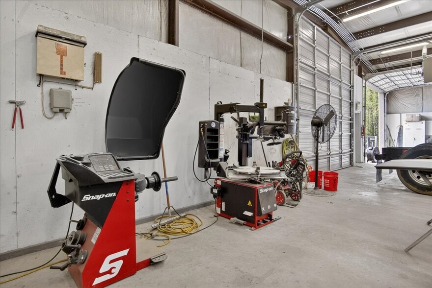 More Photos Of 3688 Raleigh Rd, Henderson Office For Sale