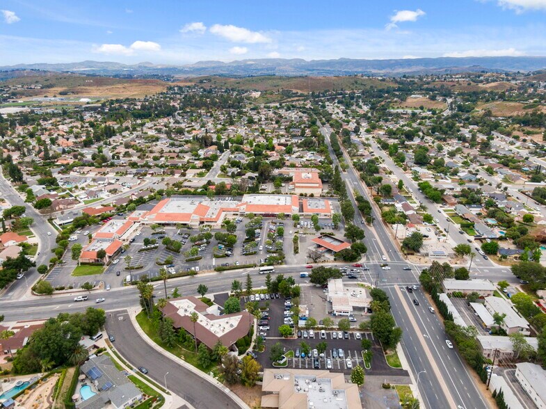 More Photos Of 430 E Avenida de los Arboles, Thousand Oaks Medical For Lease