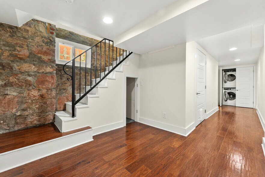 More Photos Of 1516 Cook St, Denver Light Distribution For Sale