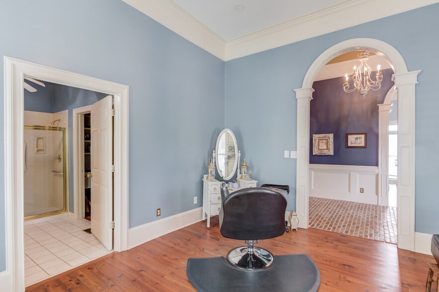 More Photos Of 152 E Shadburn Ave, Buford Office For Sale