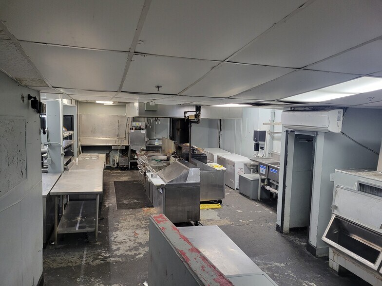 More Photos Of 299 S Main St, Memphis Restaurant For Lease