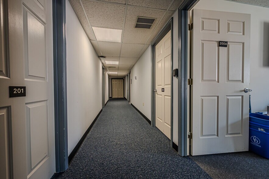 More Photos Of 77 E Main St, Newark Loft Creative Space For Sale