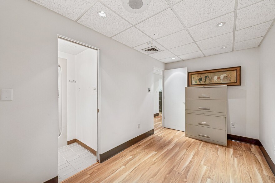 More Photos Of 750 Washington Rd, Mt Lebanon Apartments For Sale