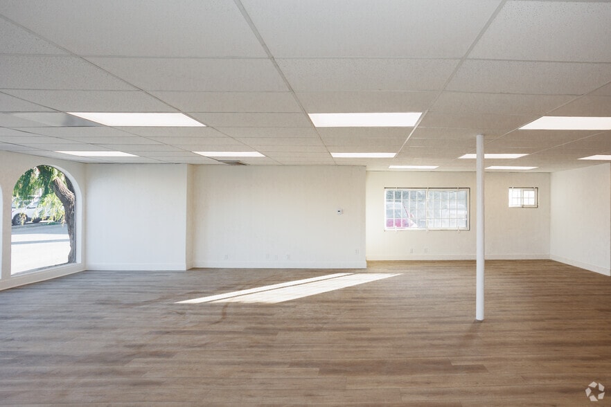 More Photos Of 2706-2708 Artesia Blvd, Redondo Beach Storefront Retail Office For Sale